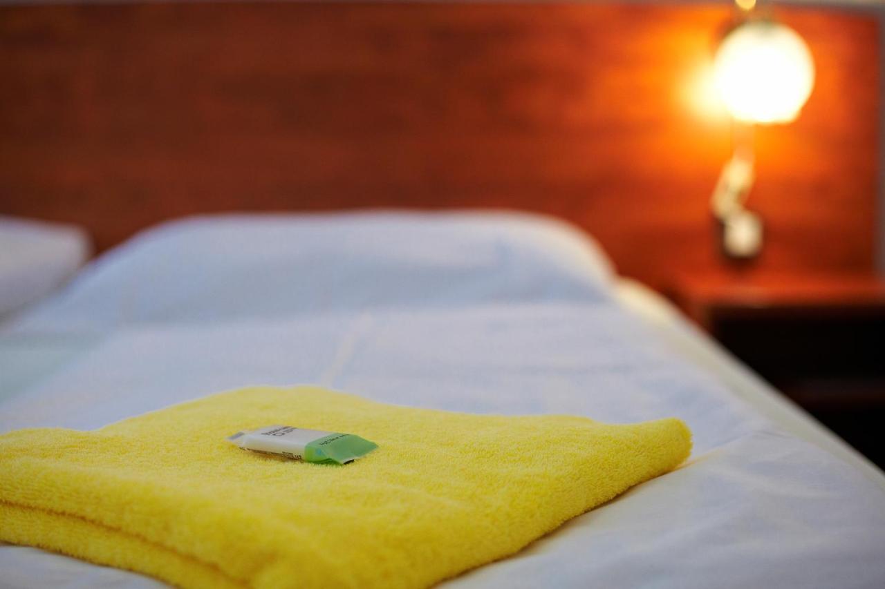 Wellness Hotel Central クラトビ エクステリア 写真
