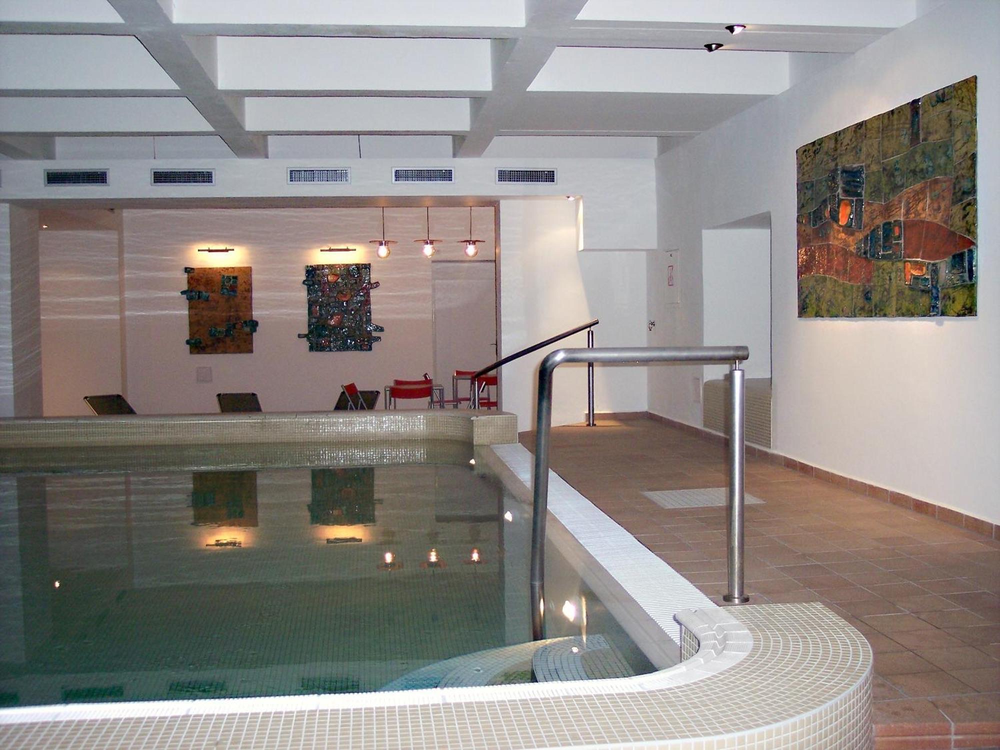 Wellness Hotel Central クラトビ エクステリア 写真